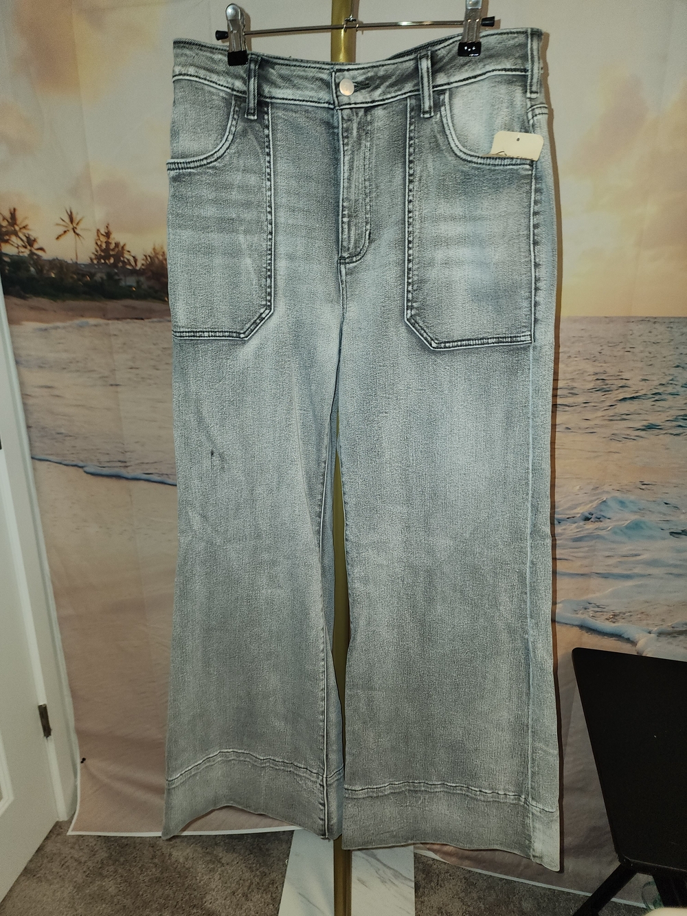 Pilcro Light Gray Wide-Leg Jeans with Front Patch Pockets
